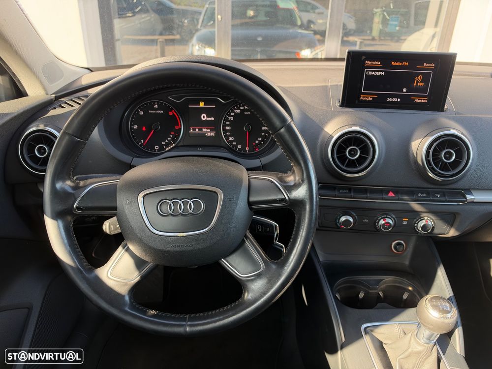 Audi A3 1.6 TDI (clean diesel) Attraction - 18