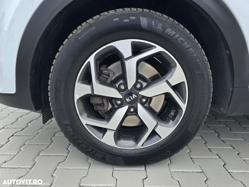 Kia Sportage 2.0 CRDI AWD Eco-Dynamics+ (48V M-H) Aut. GT LINE - 4