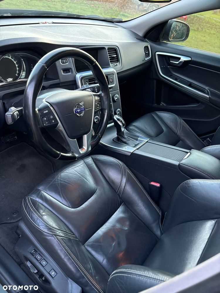 Volvo S60 T6 AWD Momentum - 4