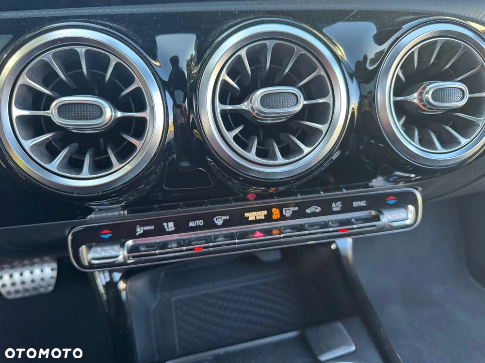 Mercedes-Benz Klasa A 250 4Matic 7G-DCT AMG Line - 21