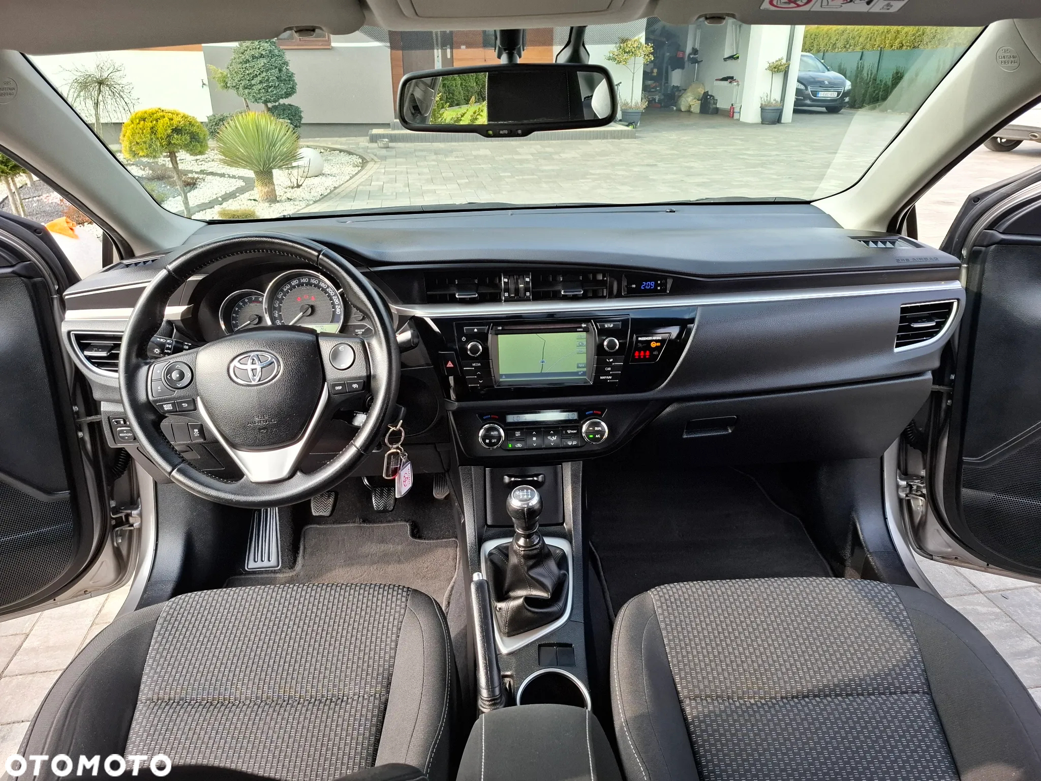 Toyota Corolla 1.6 Executive - 24