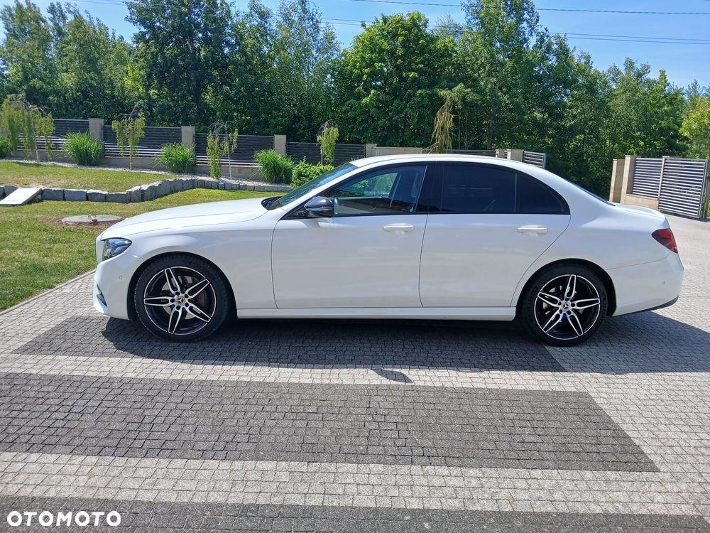 Mercedes-Benz Klasa E 220 d 4-Matic 9G-TRONIC - 3