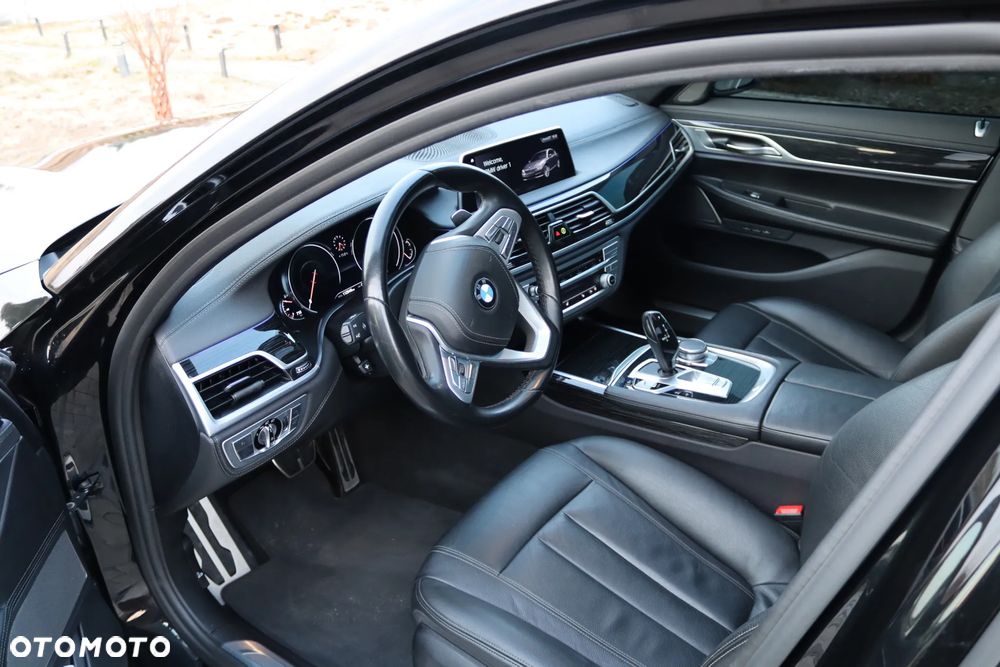 BMW Seria 7 740i - 27