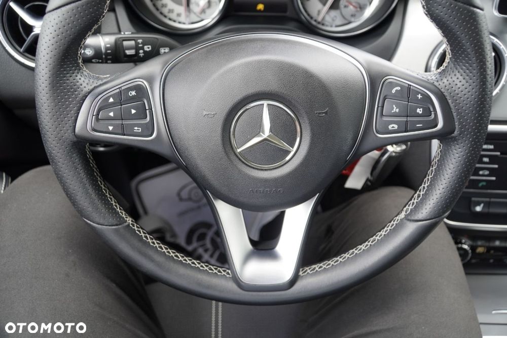 Mercedes-Benz CLA 200 UrbanStyle Edition - 16