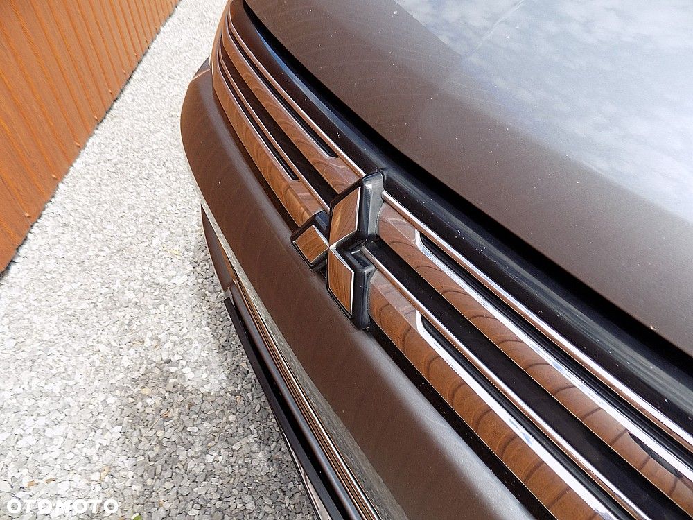Mitsubishi Outlander 2.0 4WD Top - 25