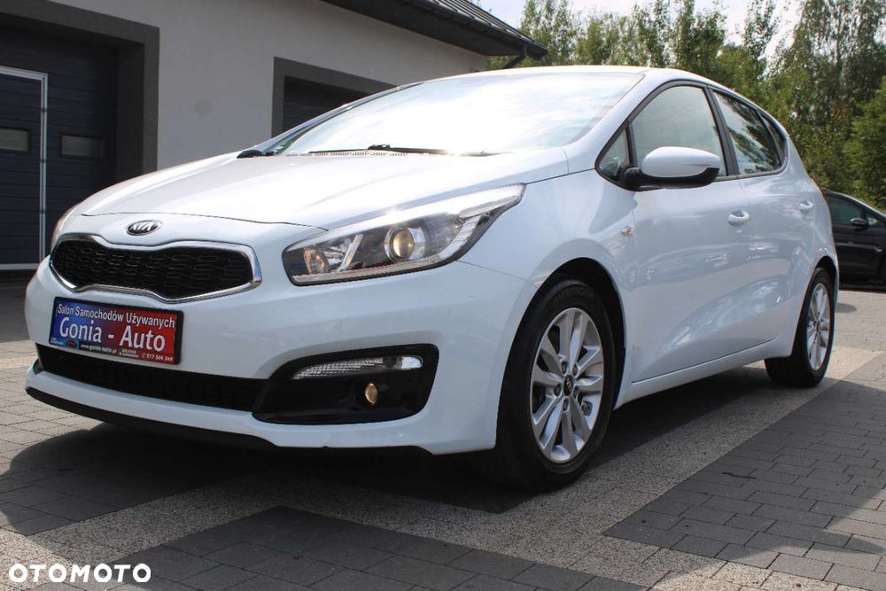 Kia Ceed - 13