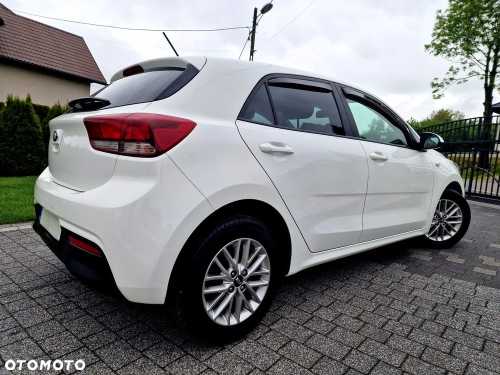 Kia Rio 1.4 L - 9