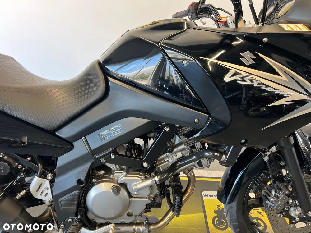 Suzuki V-STROM - 24