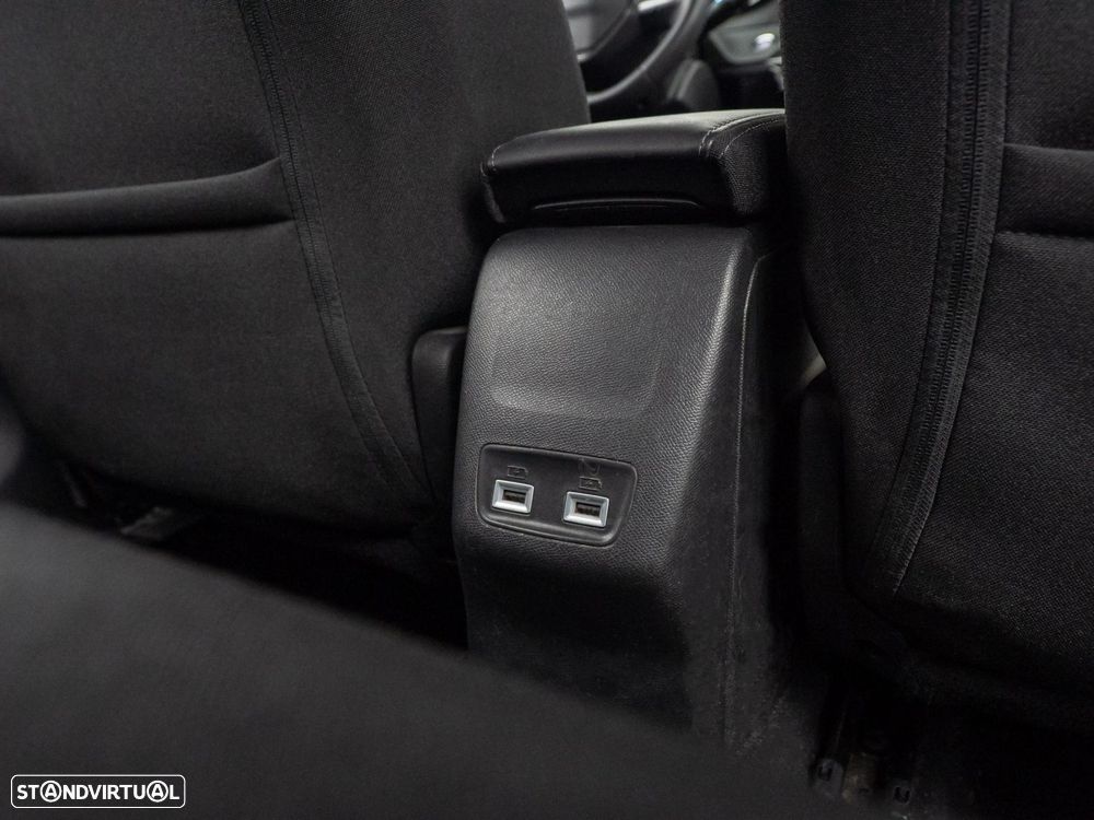 Peugeot e-208 50 kWh Active Pack — fotografia 41