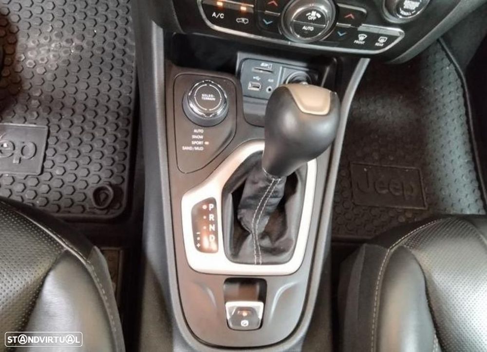 Jeep Cherokee - 4