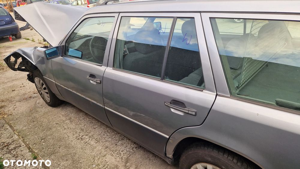 MERCEDES W124 KOMBI DRZWI LEWY TYŁ - 1