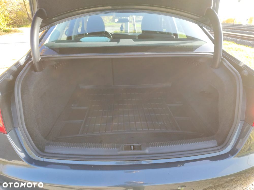 Audi A4 Limousine - 20