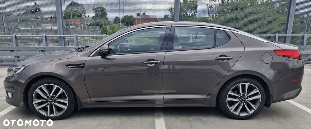 Kia Optima 2.0 L - 9