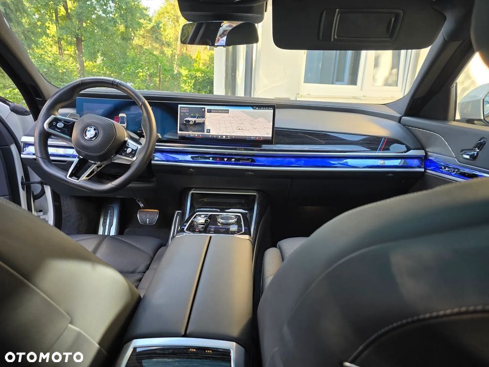 BMW Seria 7 - 28