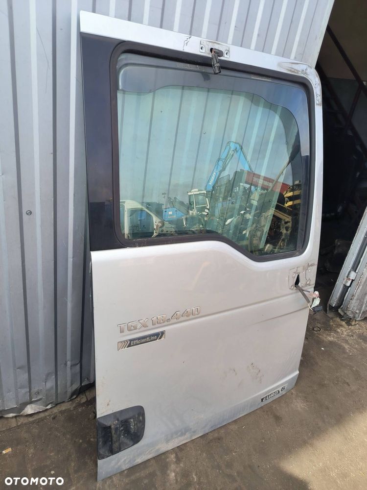 DRZWI PRAWE PRZÓD MAN TGX 18.440 E6 - 7