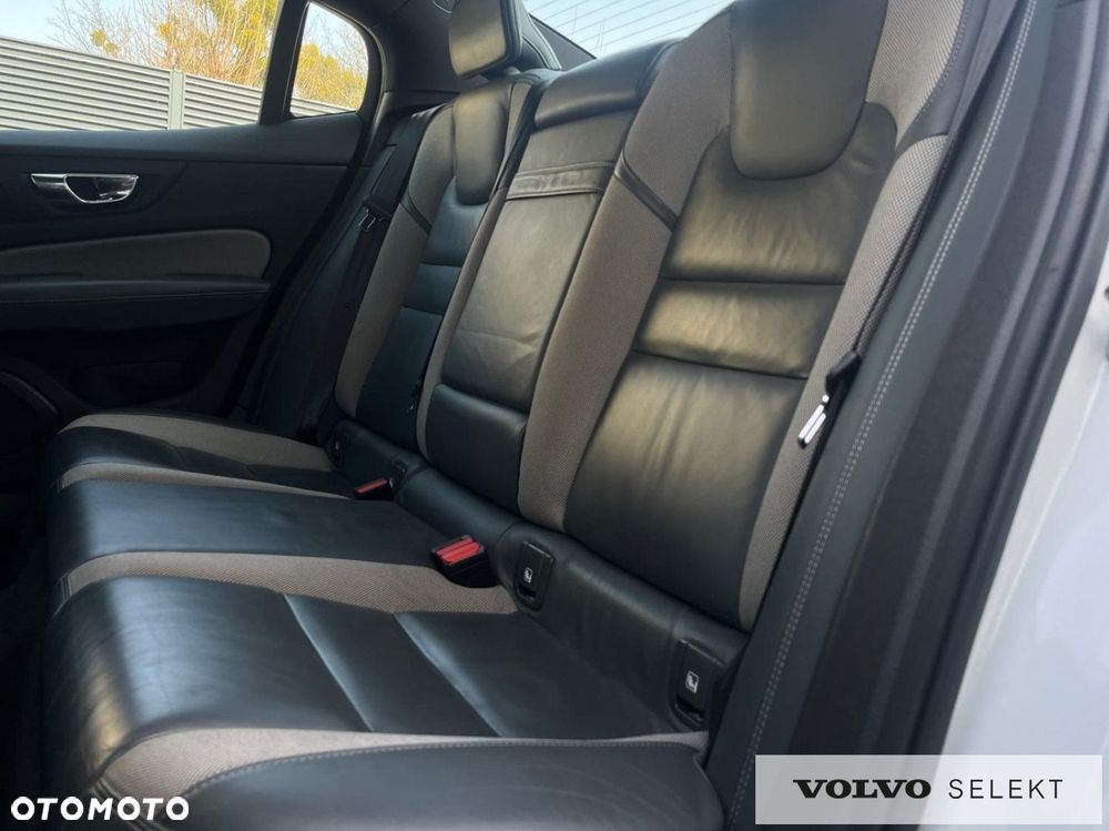 Volvo S60 - 17