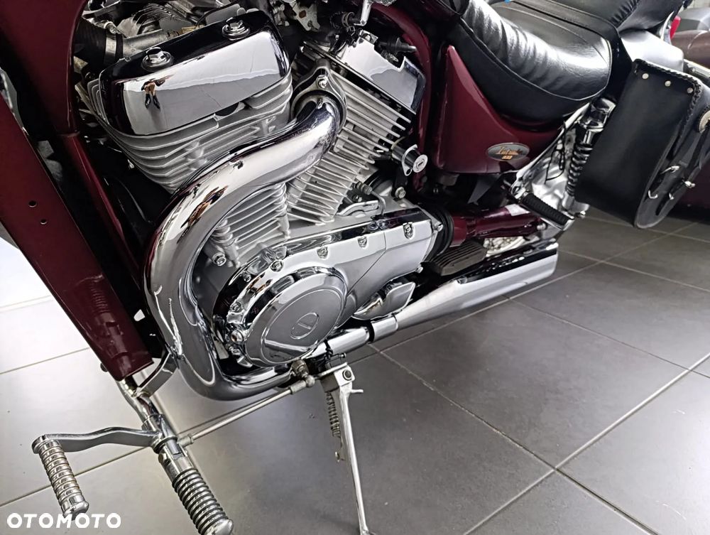 Suzuki Intruder - 8