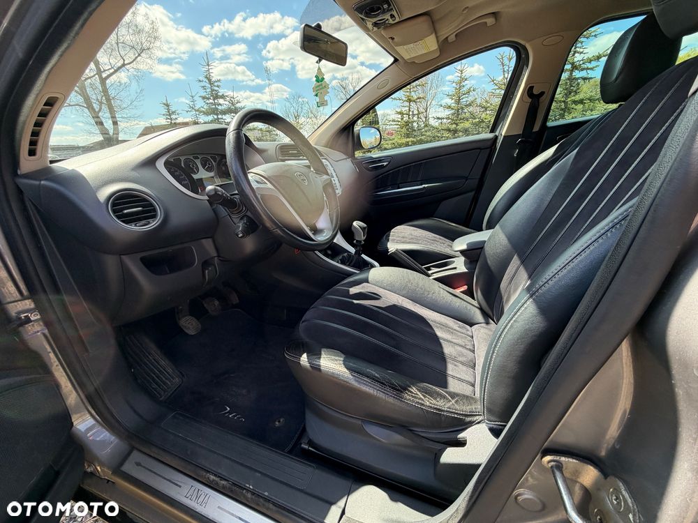 Lancia Delta 1.6 MultiJet 16v Silver - 11