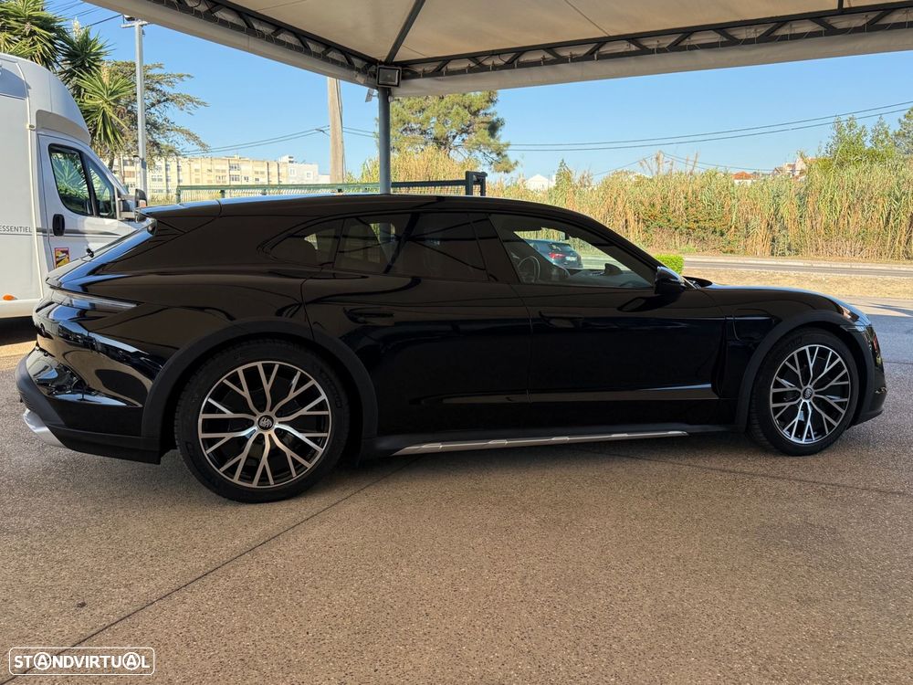 Porsche Taycan Cross Turismo - 23