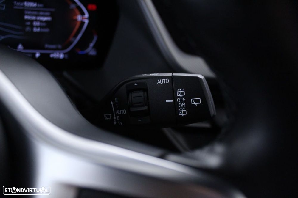 BMW 116 d Pack Desportivo M Auto - 25