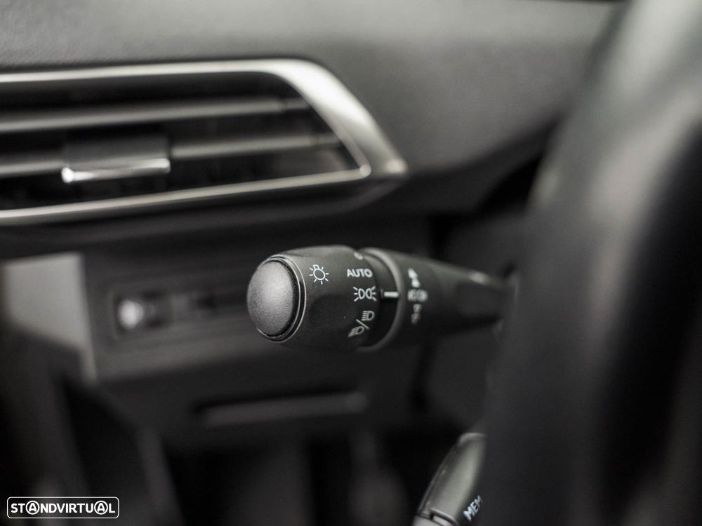 Peugeot 3008 1.5 BlueHDi Active - 18