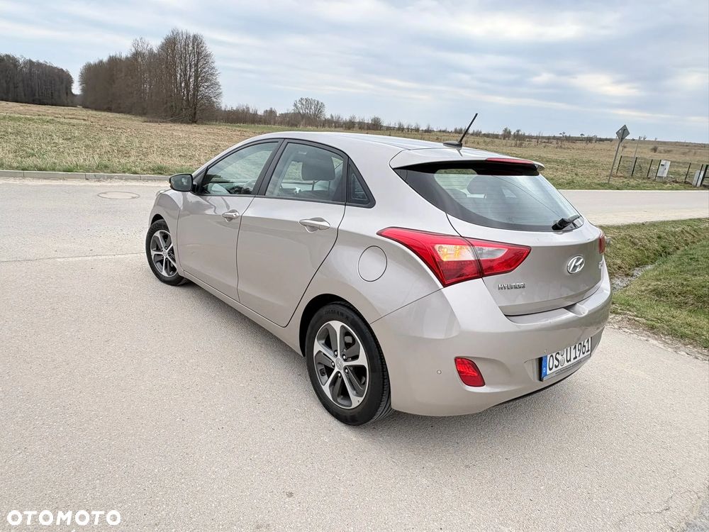 Hyundai i30 blue 1.6 CRDi Classic Navigation - 8