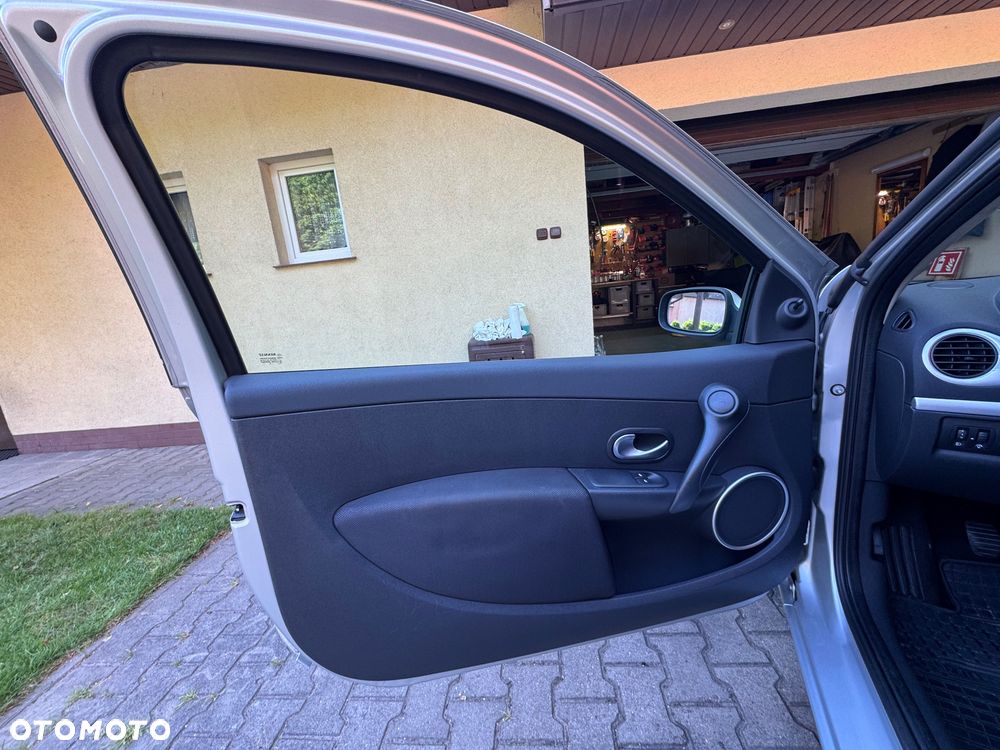 Renault Clio 1.6 16V Extreme - 19
