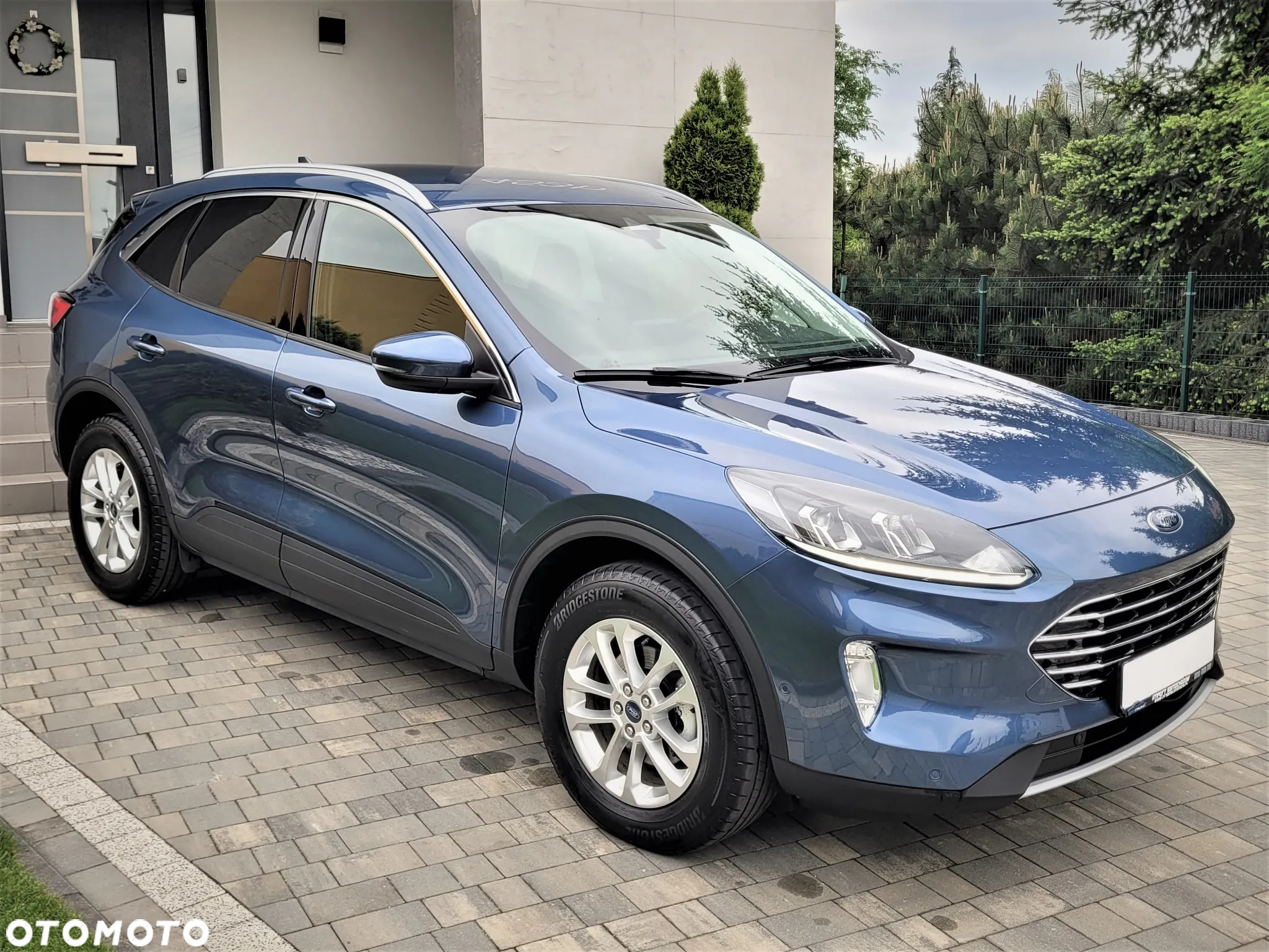 Ford Kuga 2.5 Duratec FHEV 4x4 GRAPHITE TECH EDITION - 4