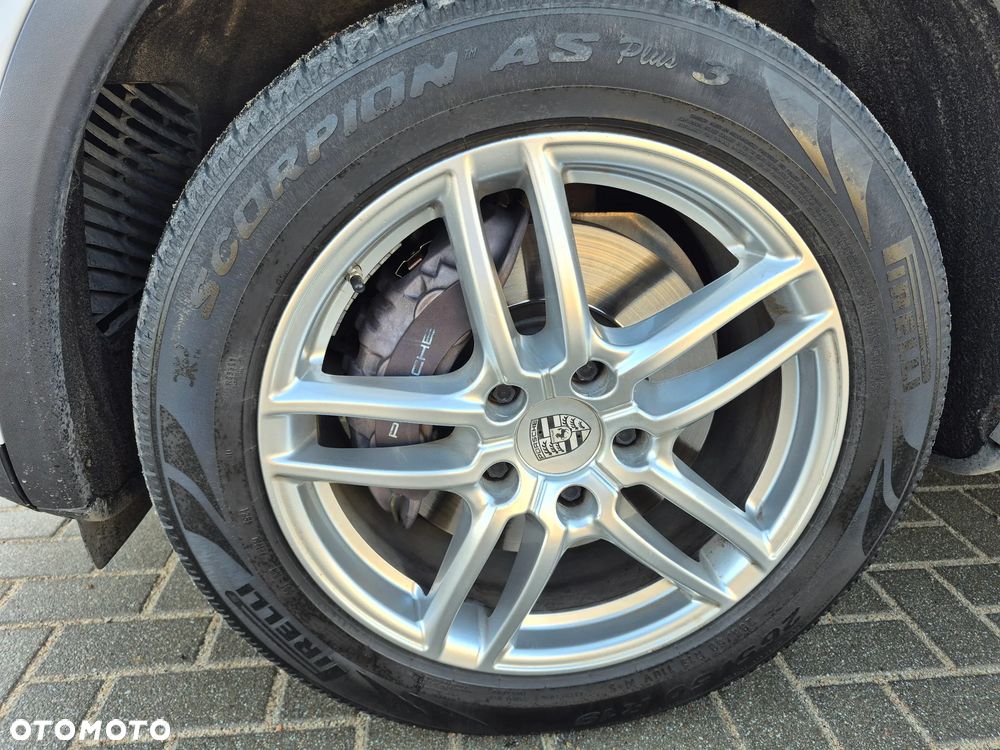 Porsche Cayenne - 26