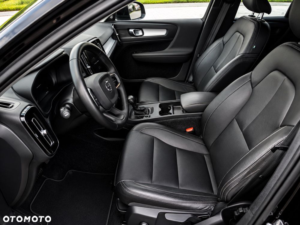 Volvo XC 40 T3 Momentum Pro - 34