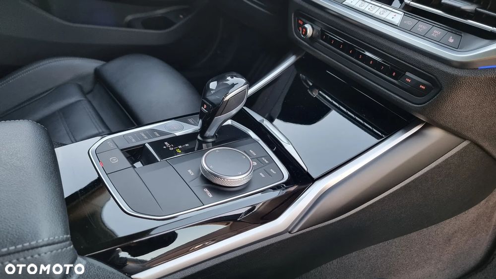 BMW Seria 3 320d - 38