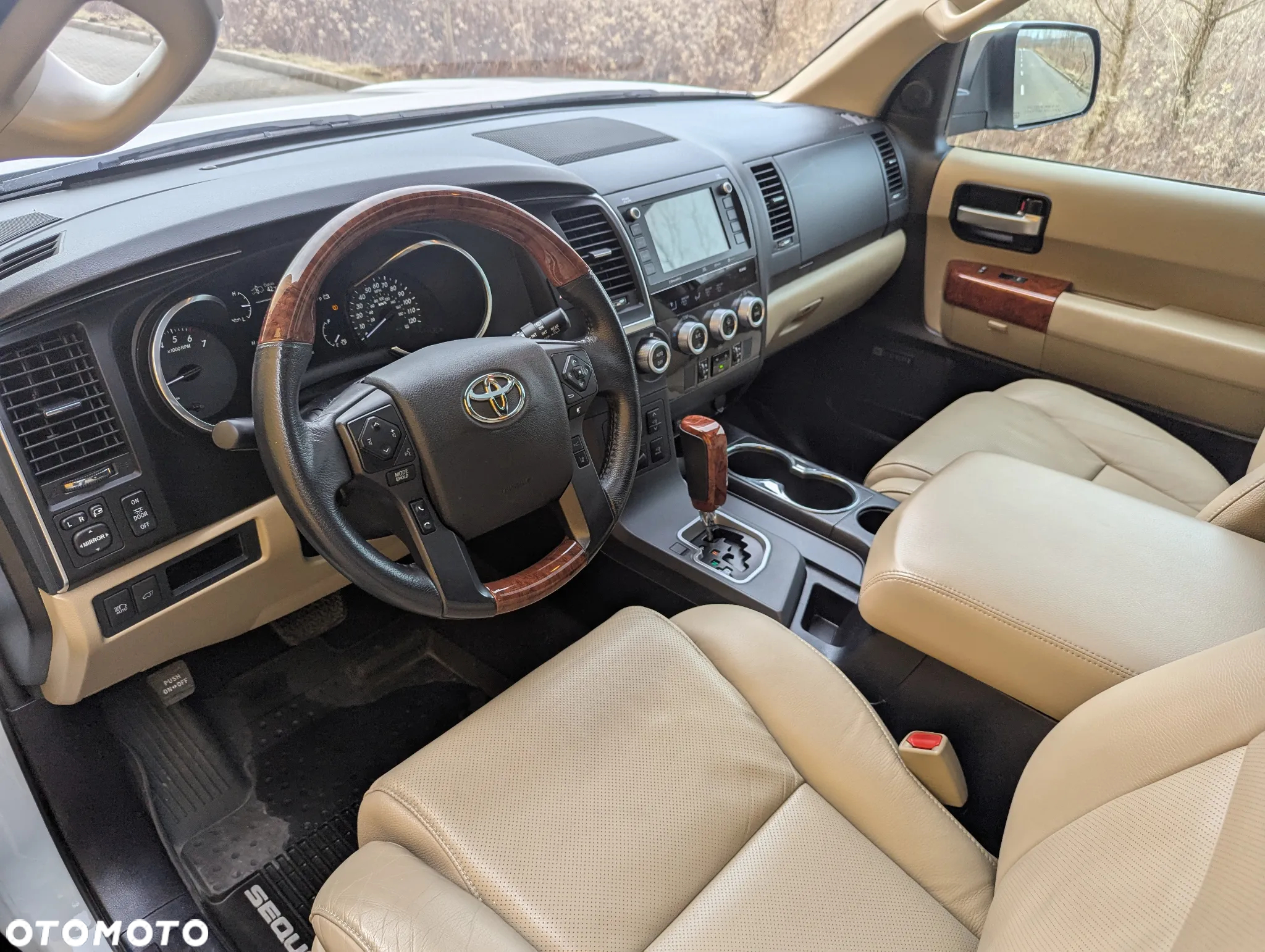 Toyota Sequoia - 10