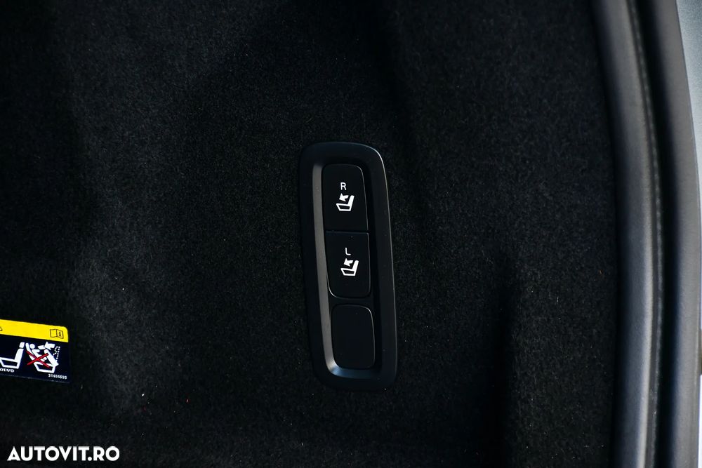 Volvo XC 60 D4 AWD R-Design - 17