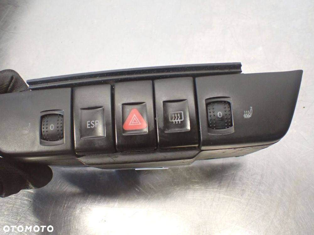 PANEL PRZEŁĄCZNIKÓW VOLKSWAGEN NEW BEETLE 1.9 1C0857857 - 1
