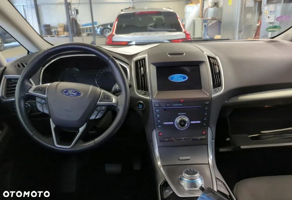 Ford S-Max 2.5 Duratec FHEV (7-Sitzer) TITANIUM - 6