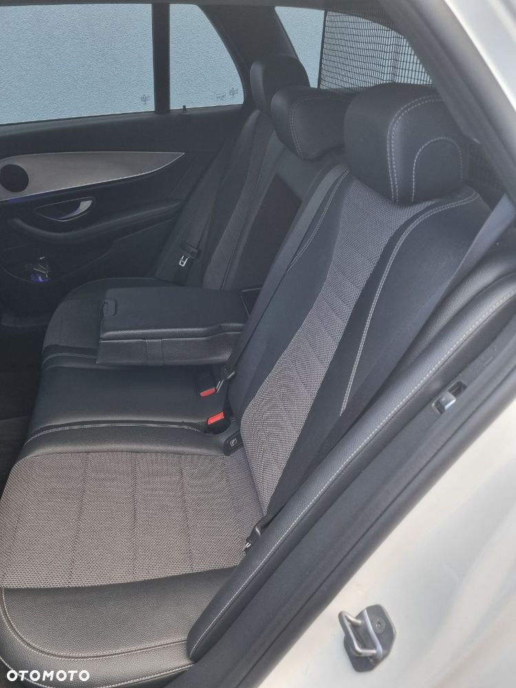Mercedes-Benz Klasa E 220 d 4-Matic Business Edition 9G-TRONIC - 13