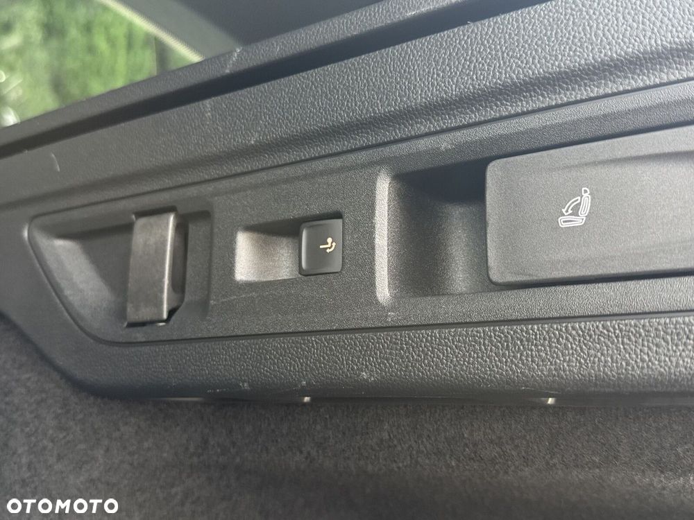 Volkswagen Passat Variant 2.0 TDI SCR 4Mot R-Line DSG - 38