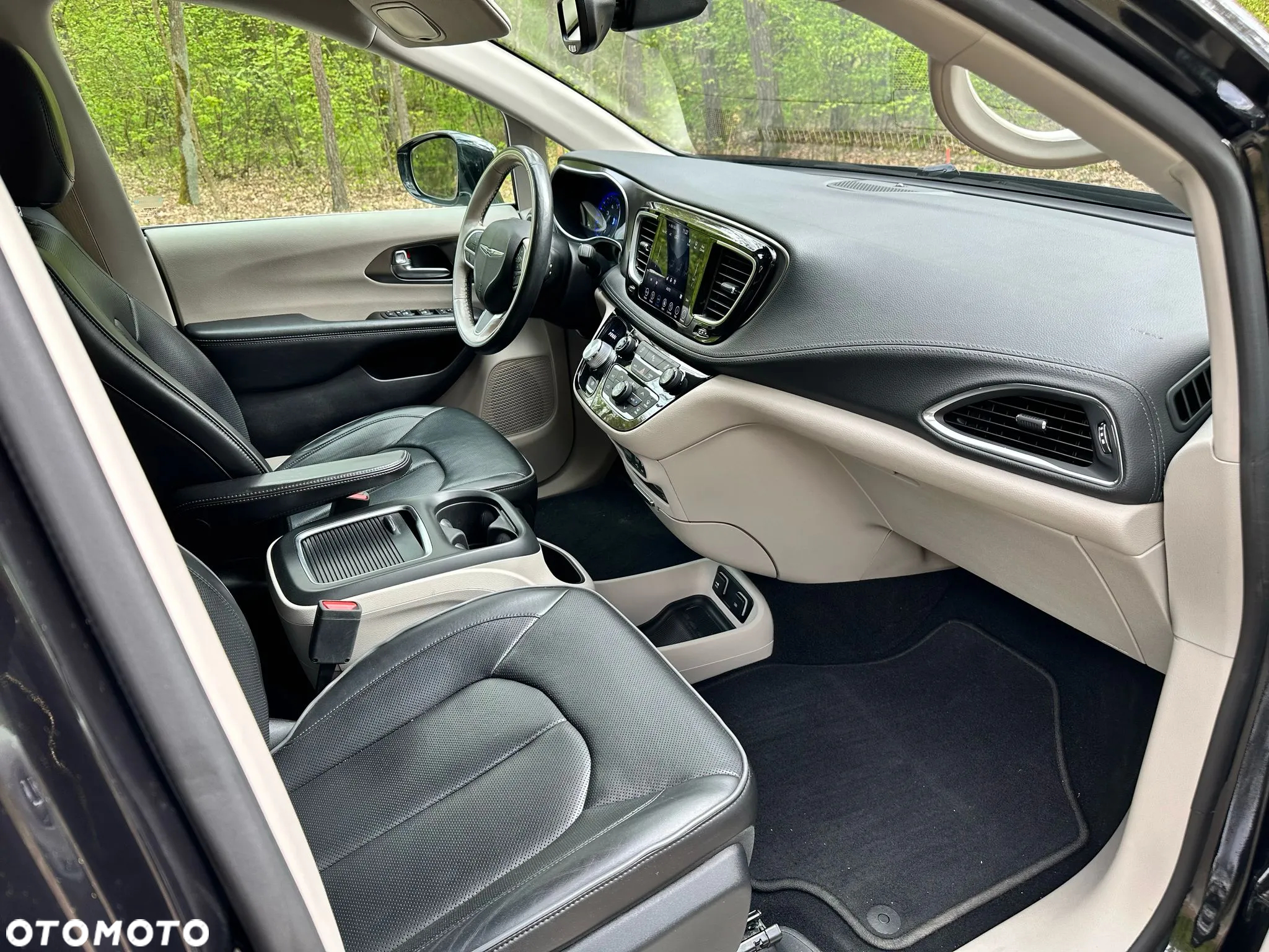 Chrysler Pacifica - 17