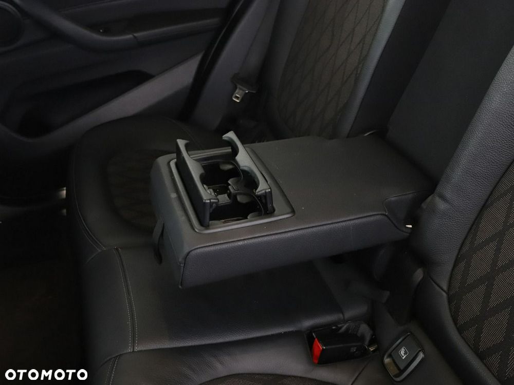 BMW X1 sDrive20i xLine - 37