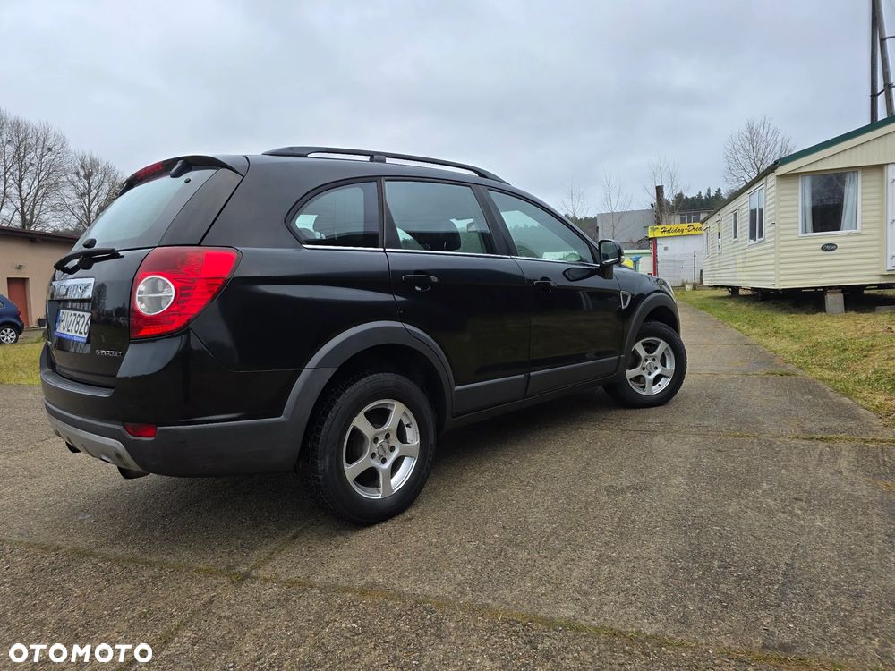Chevrolet Captiva 2.0 d LT base 5os - 5