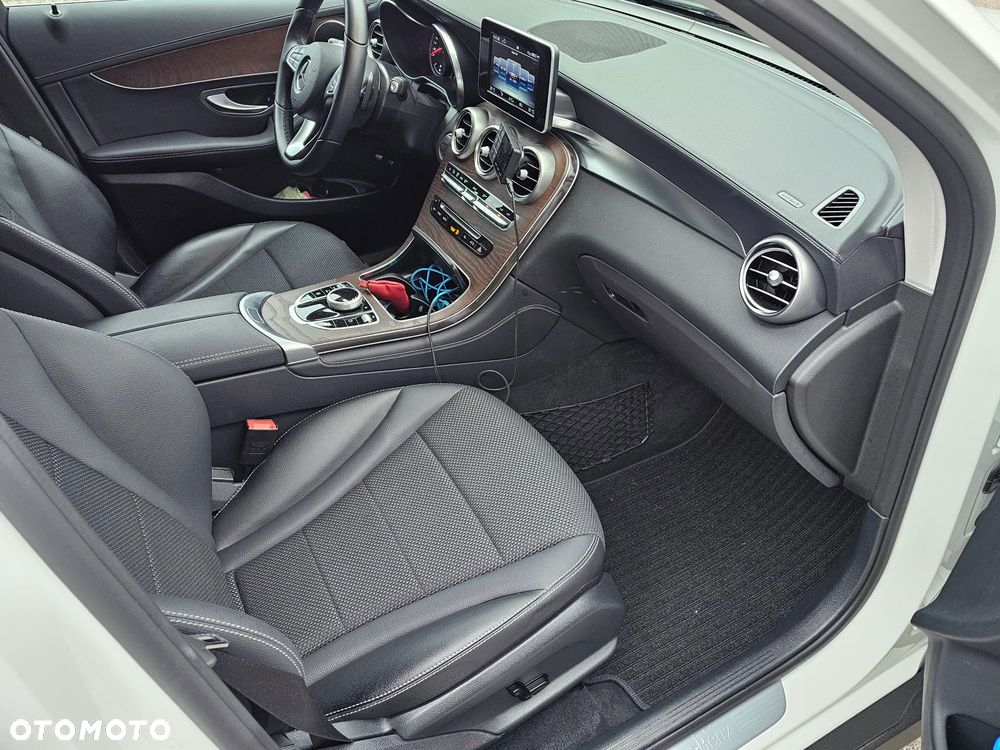 Mercedes-Benz GLC 250 4Matic 9G-TRONIC Exclusive - 21