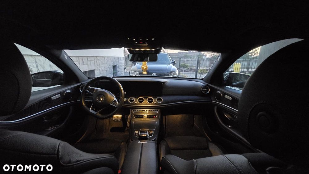 Mercedes-Benz Klasa E 220 d 4-Matic 9G-TRONIC - 10