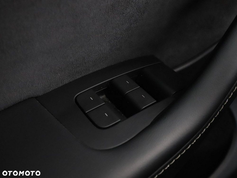 Tesla Model Y Standard - 39