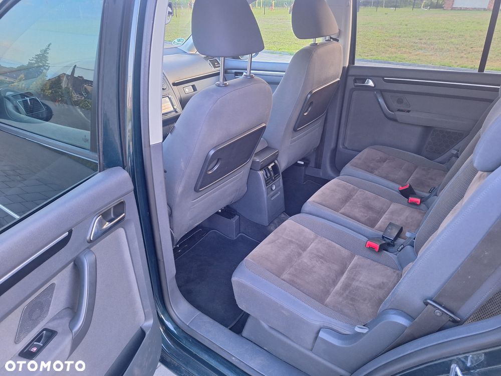 Volkswagen Touran 2.0 TDI DPF DSG Highline - 12