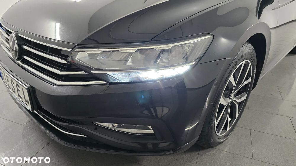 Volkswagen Passat - 11