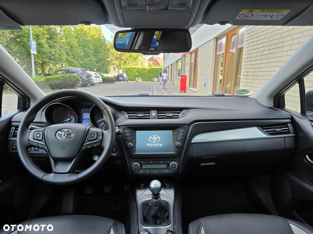 Toyota Avensis - 26