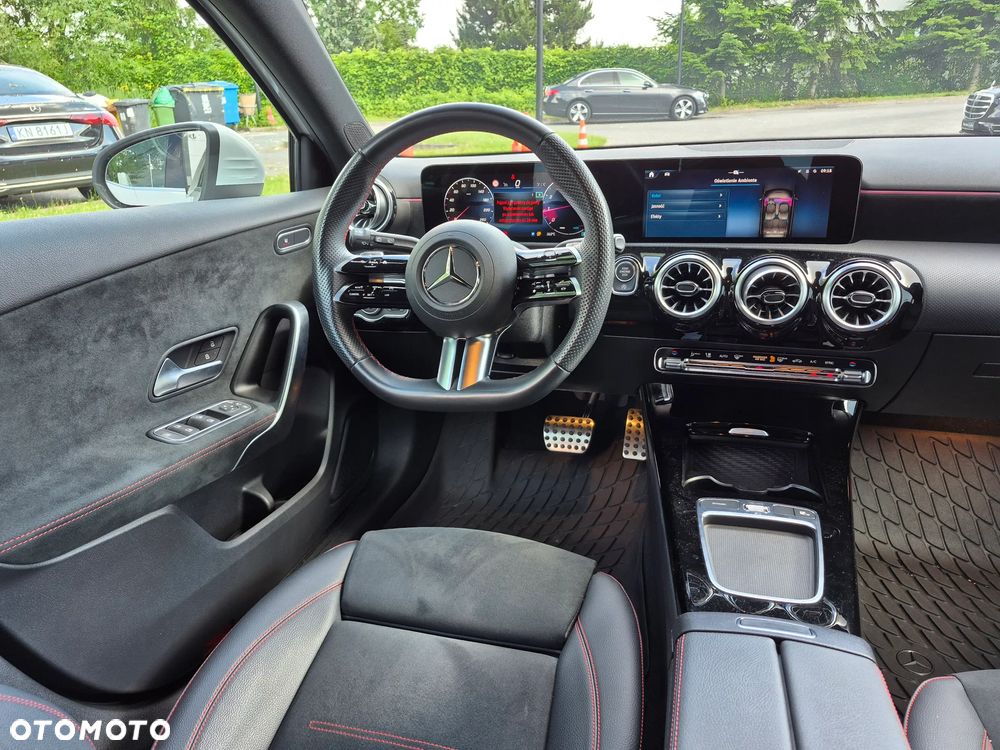 Mercedes-Benz Klasa A 200 AMG Line 7G-DCT - 24