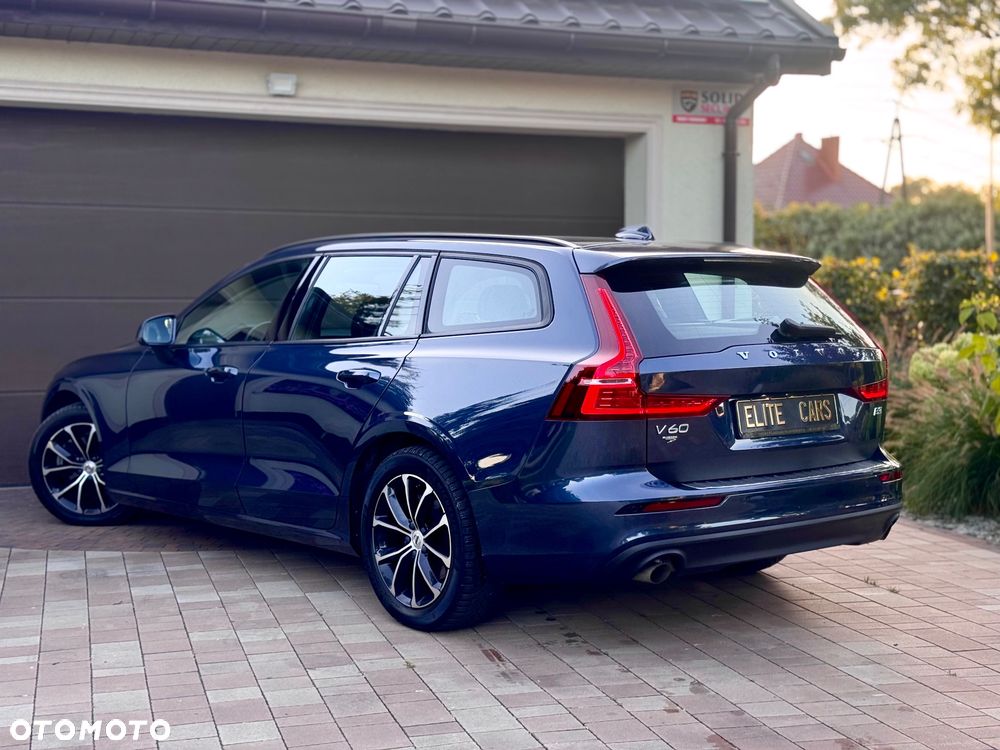 Volvo V60 B3 B DKG Momentum Pro - 26