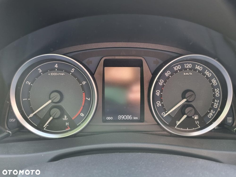 Toyota Auris 1.6 Premium + - 9