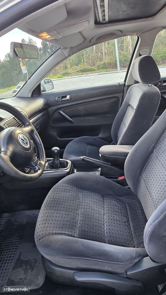 VW Passat 1.9 TDi Confortline - 13